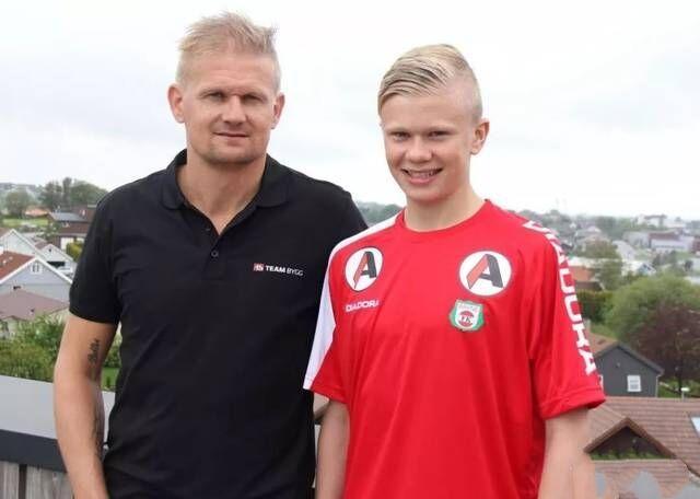 官方：除了被停赛一场之外，阿莱格里还被罚款1万欧元（官方通报：阿莱格里被禁赛一场并处以1万欧元罚款）