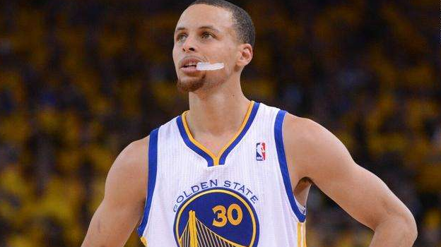 NBA常规赛最佳阵容评选，目前哪些球星打得最好？（NBA常规赛最佳阵容盘点：谁打得最亮眼？）