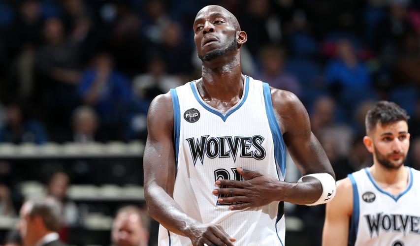 多特边锋个人秀燃炸全场（多特边锋神勇表演点燃全场）