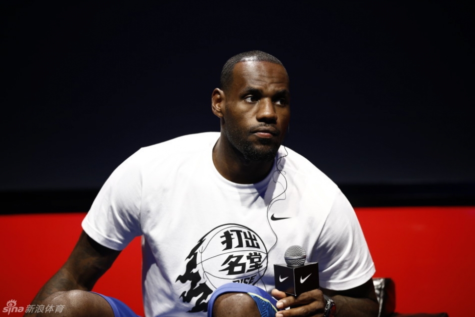 佐拉：当年有幸和马拉多纳一起练习任意球，让我能力明显提升（佐拉回忆与马拉多纳共练任意球：那段经历让我的水平大幅提升）