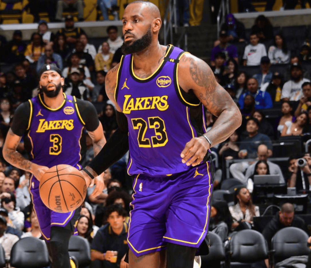 NBA半场：字母哥19分8篮板，雄鹿56-53领先步行者（半场战报：字母哥轰19分8板，雄鹿56-53暂领先步行者）