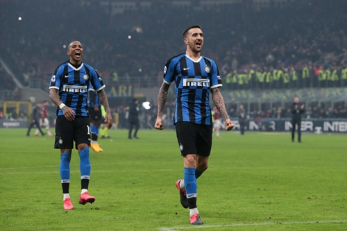 法比奥庆祝足协杯夺冠：将永远存在的时刻，一切荣耀归于上帝（法比奥庆祝足协杯封王：此刻永恒，荣耀归于上帝）