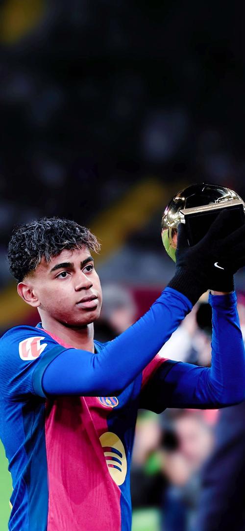 每体：巴萨内部分析过凯恩的情况，双方都不急于采取行动（每体：巴萨已就凯恩进行内部评估，双方暂不急于推进）