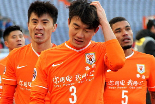 中超：武汉三镇主场1-0小胜上海申花（中超：武汉三镇主场1-0力克上海申花）