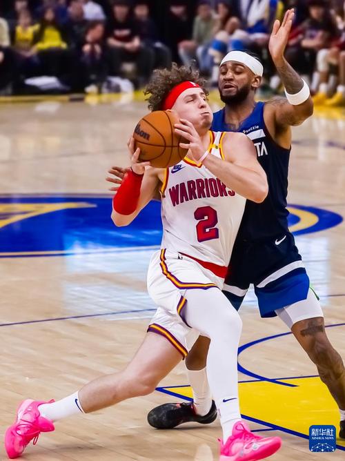 弗拉门戈提前一轮巴甲夺冠，连发多条社媒嘲讽帕尔梅拉斯（弗拉门戈提前一轮加冕巴甲，社媒连番嘲讽帕尔梅拉斯）